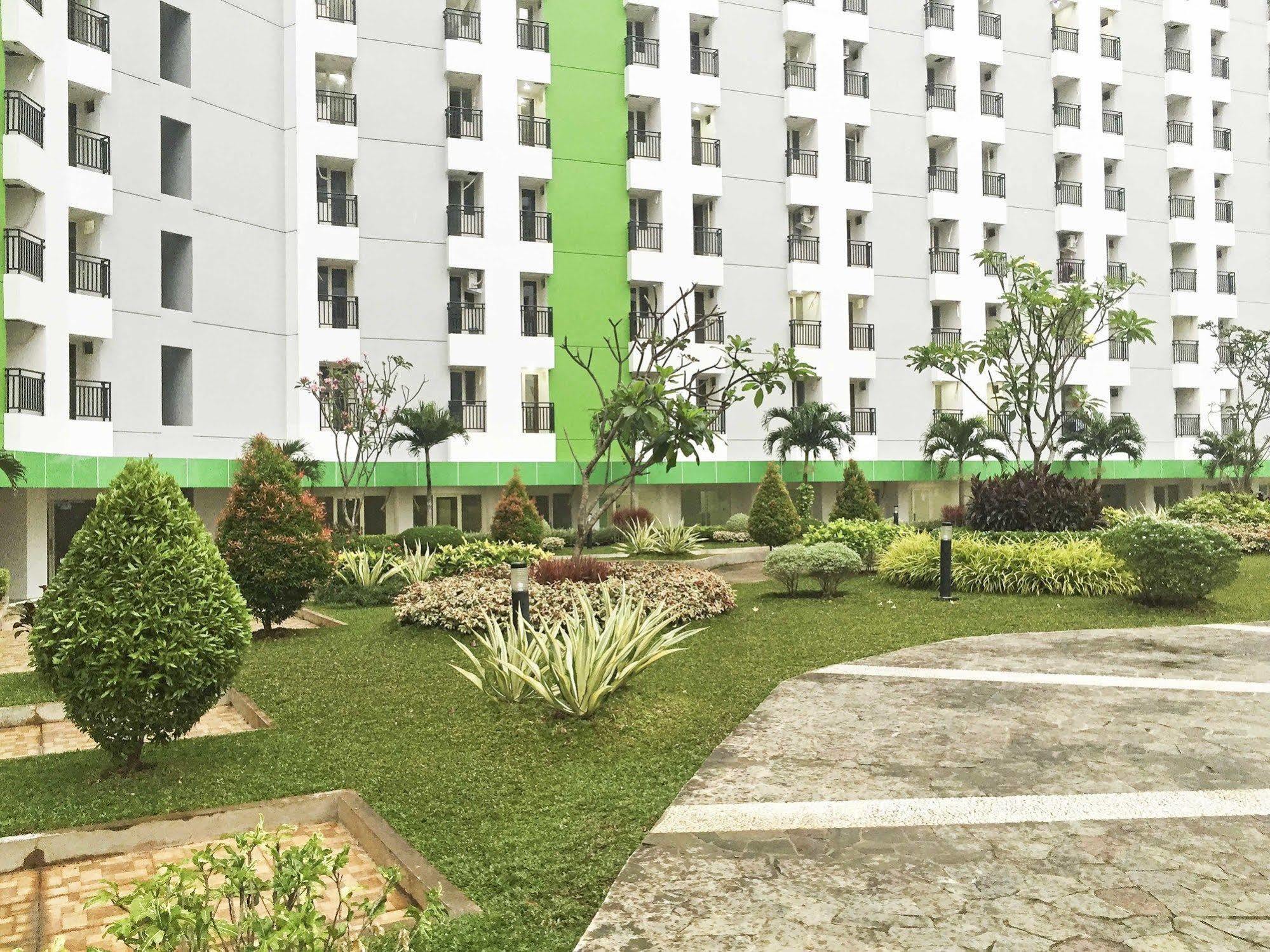 Reddoorz Apartment @ Green Pramuka Jakarta Exteriér fotografie